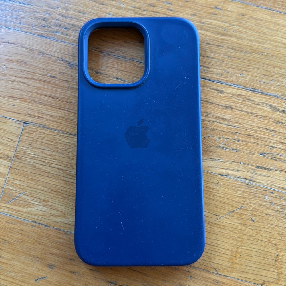 iPhone 13 Pro case - no scratches